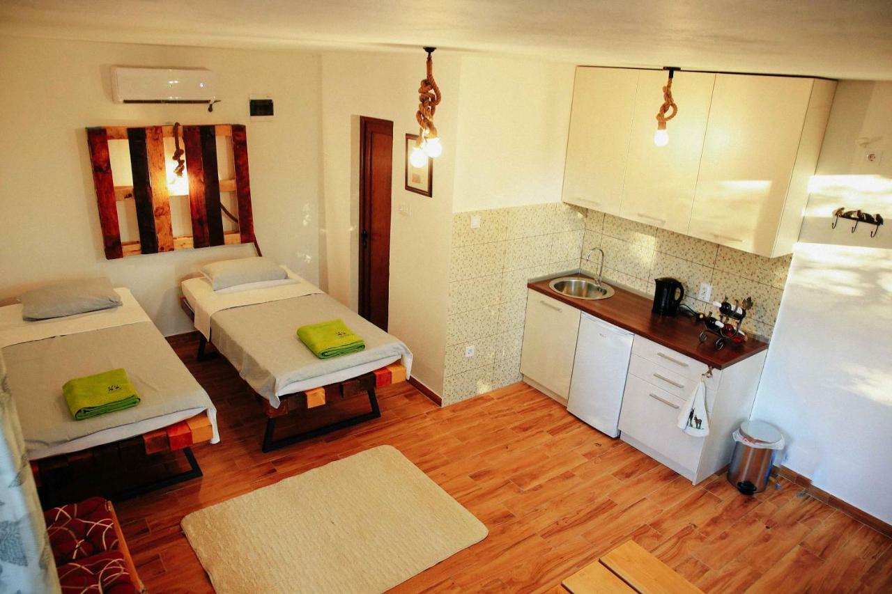 Donkey Farm Martinici - Farma Magaraca Martinici Bed and Breakfast Danilovgrad Εξωτερικό φωτογραφία