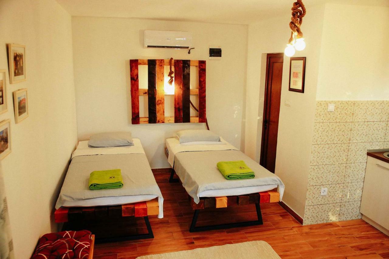 Donkey Farm Martinici - Farma Magaraca Martinici Bed and Breakfast Danilovgrad Εξωτερικό φωτογραφία